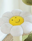 middle platform of Four Leaf Clover Cat Tree shaped like a smiling sunflower, made of soft material