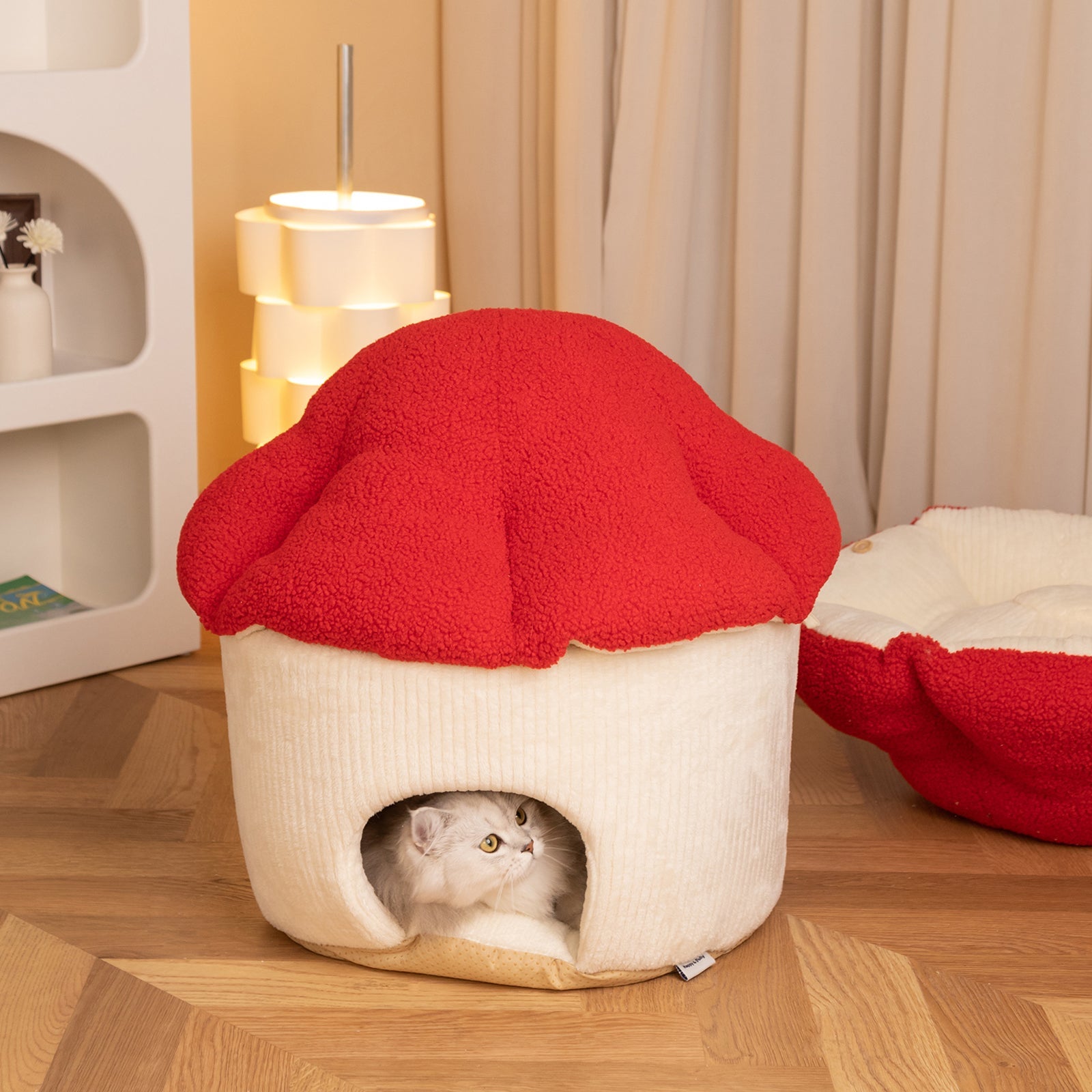 VIP 22.8&#39;&#39; Large Mushroom Cat Bed