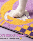 Soft textured litter mat under cat paws