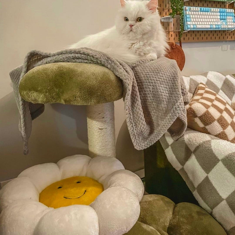 Four Leaf Clover Cat Tree Happy Polly