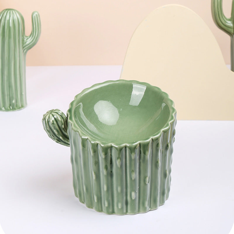 Green Cactus Shaped Cat Bowl 25° Oblique Design Bowl | Happy & Polly